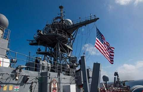 Tàu đổ bộ USS Ashland trên biển Đông ngày 26-2. Ảnh: HẠM ĐỘI THÁI BÌNH DƯƠNG