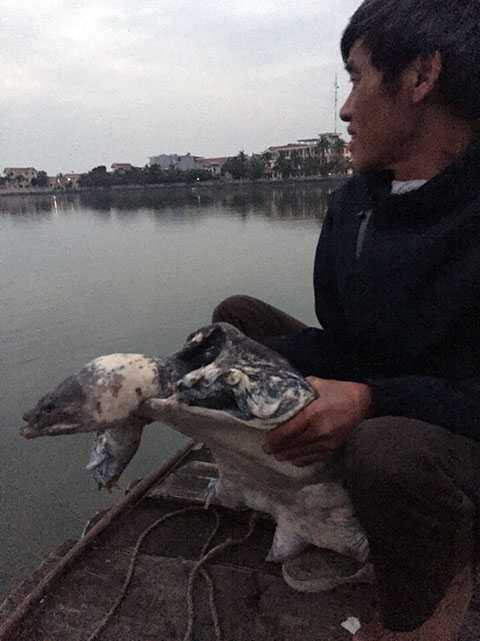 Ba ba cụ đã được ông Tý thả lại xuống sống Đa Độ sáng ngày 27/2