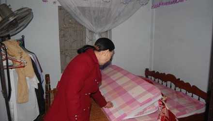 Nạn nhân Thủy và hiện trường xảy ra vụ cướp vàng, tiền táo tợn đêm 27/2.