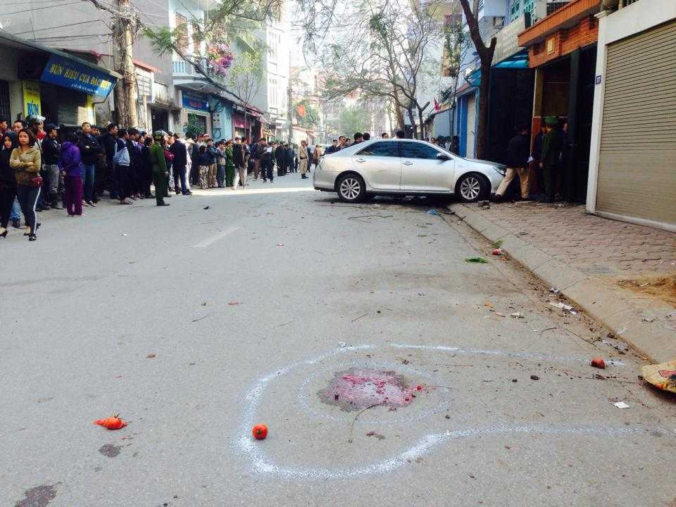 Hà Nội: Xe điên đâm hàng loạt xe máy, 3 người chết thảm