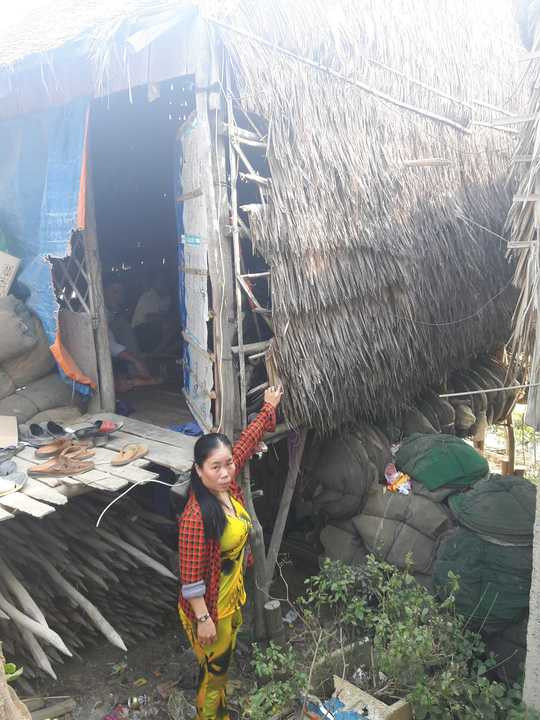Căn nhà bà Loan bị phá rách nát