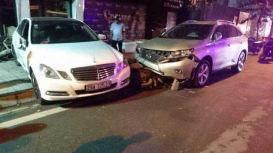 Bảo vệ lùi xe vào bãi gây tai nạn