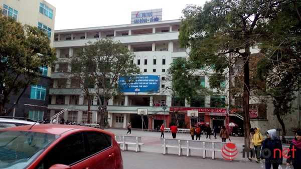 Hàng nghìn sinh viên bức xúc khi phải đóng tiền học sau 2 năm