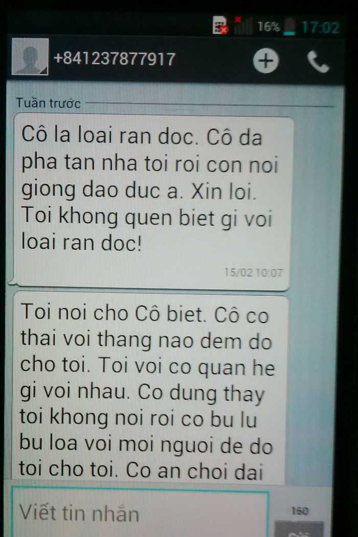 Một trong nhiều tin nhắn mà chị D cho là do ông Hùng gửi đến máy của chị này. Ảnh An Sơn.