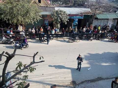 Sự việc khiến người dân thị trấn Nam Đàn hiếu kỳ, bàn tán xôn xao Sự việc khiến người dân thị trấn Nam Đàn hiếu kỳ, bàn tán xôn xao