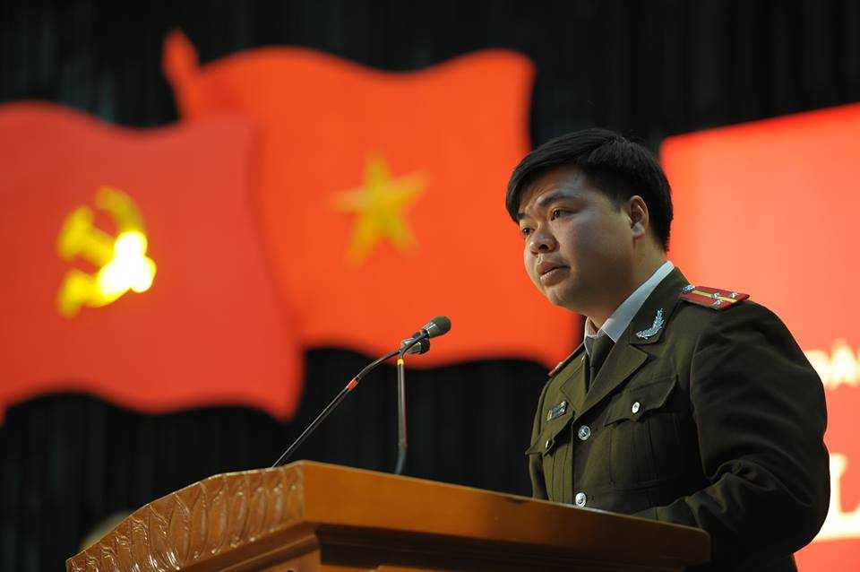 Thượng úy Dương Xuân Khiêm - Bí thư Đoàn Thanh niên Học viện An ninh Nhân dân phát biểu tại Lễ phát động