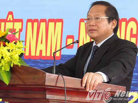 Ủy viên Trung ương Đảng, Thứ trưởng Bộ Thông tin và Truyền thông Trương Minh Tuấn phát biểu khai mạc triển lãm - Ảnh MK Ủy viên Trung ương Đảng, Thứ trưởng Bộ Thông tin và Truyền thông Trương Minh Tuấn phát biểu khai mạc triển lãm - Ảnh MK