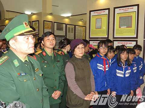 Đông đảo lực lượng vũ trang và nhân dân TP Hải Phòng tham quan triển lãm Đông đảo lực lượng vũ trang và nhân dân TP Hải Phòng tham quan triển lãm