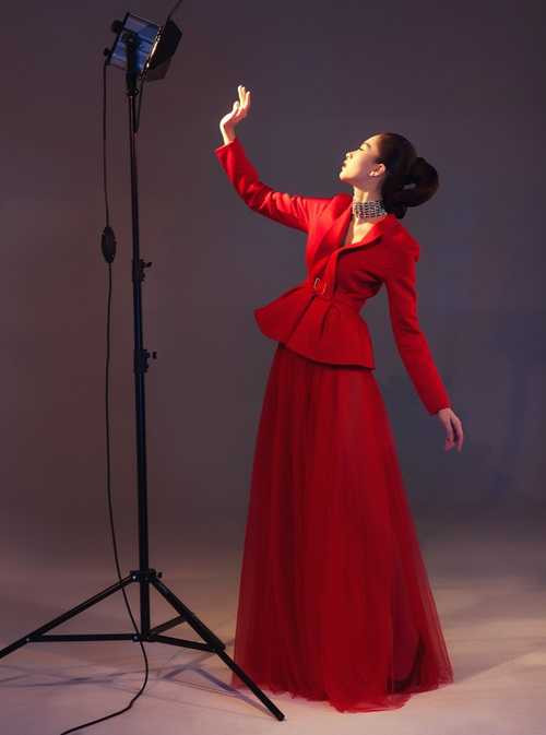 Đăng quang ngôi vị hoa hậu 2012, Thu Thảo đã không chìm đắm trong ánh hào quang hư ảo, mà cô không ngừng bồi dưỡng mài dũa bản thân để ngày một trưởng thành. Đăng quang ngôi vị hoa hậu 2012, Thu Thảo đã không chìm đắm trong ánh hào quang hư ảo, mà cô không ngừng bồi dưỡng mài dũa bản thân để ngày một trưởng thành.