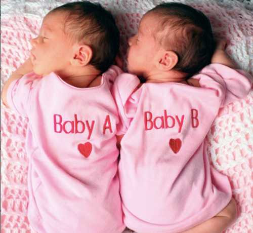 Xét nghiệm ADN phát hiện một trong hai bé sinh đôi không phải con mình