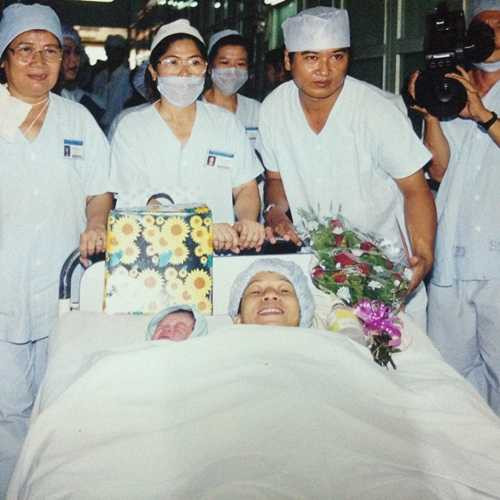 Lan Thy là một trong 3 đứa trẻ sinh ra bằng phương pháp thụ tinh trong ống nghiệm đầu tiên ở Việt Nam