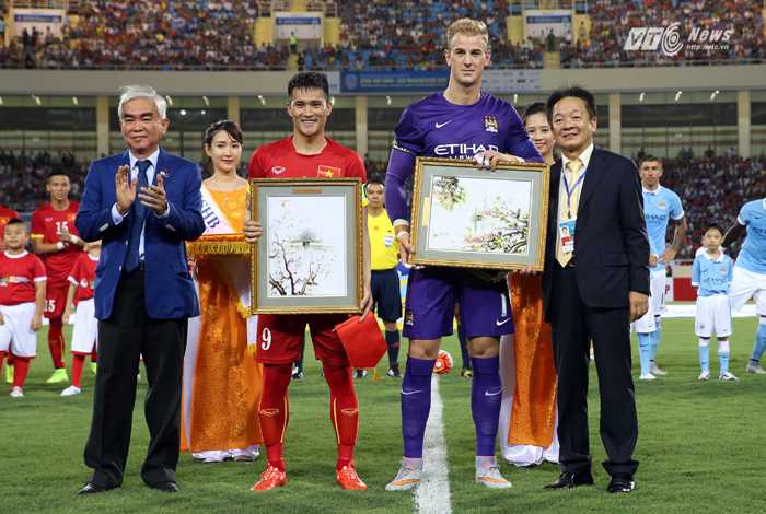 Man City vs Tuyển Việt Nam