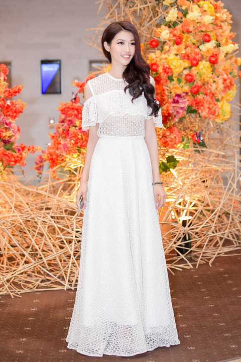 Quỳnh Châu là một trong những người mẫu trẻ tiên phong của làng thời trang Việt. Xuất thân từ chương tình "Vietnam’s Next Top Model", cô ghi dấu ấn với lối catwalk mạnh mẽ, uyển chuyển trên sân khấu. 