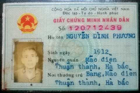 Chứng minh thư ghi sinh năm 1912 của cụ Phương