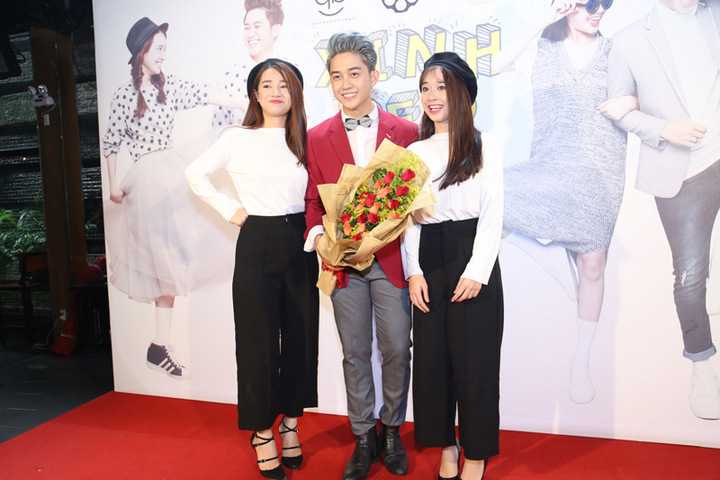 Vừa qua, Nabi Nhã Phương và em gái ruột của cô - nữ diễn viên Phương Anh, cùng nhau diện đồ đôi đến mừng Trương Quốc Bảo ra mắt sản phẩm mới. Hai chị em Nhã Phương khiến fans trầm trồ với ngoại hình giống nhau từng cen-ti-met. 