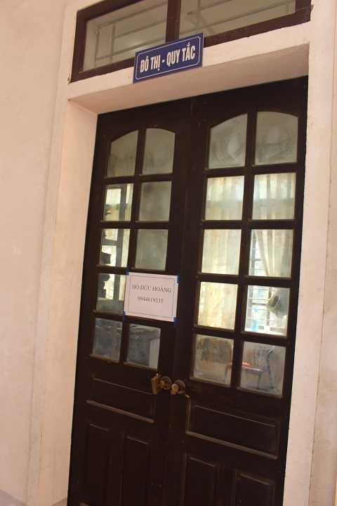 Phòng đô thị quy tắc UBND phường Hưng Phúc cửa khóa trái khi chưa hết giờ làm việc