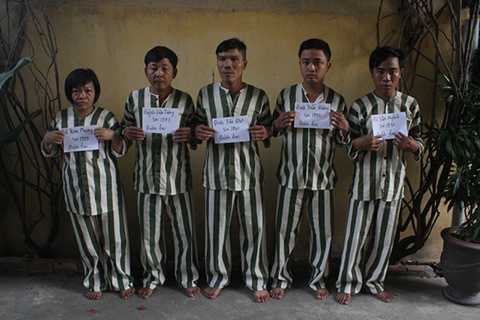 Những nghi can “đàn em” của Tài “sẹo” bị bắt giữ.