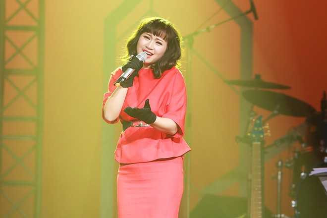 Khánh Linh: Từ 'Họa mi hót trong mưa' đến 'Cô gái trang bìa'