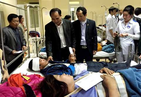 Lãnh đạo Thành phố uông Bí đã đến thăm hỏi và hỗ trợ các nạn nhân.