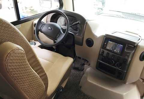 Thor Vegas được phát triển dựa trên nền tảng của Ford E-Series nên toàn bộ khung sườn, động cơ, hệ truyền động đều của Ford. Khối động cơ V10, dung tích 6.8L của xe có thể sản sinh công suất 305 mã lực và mô-men xoắn cực đại 570 Nm