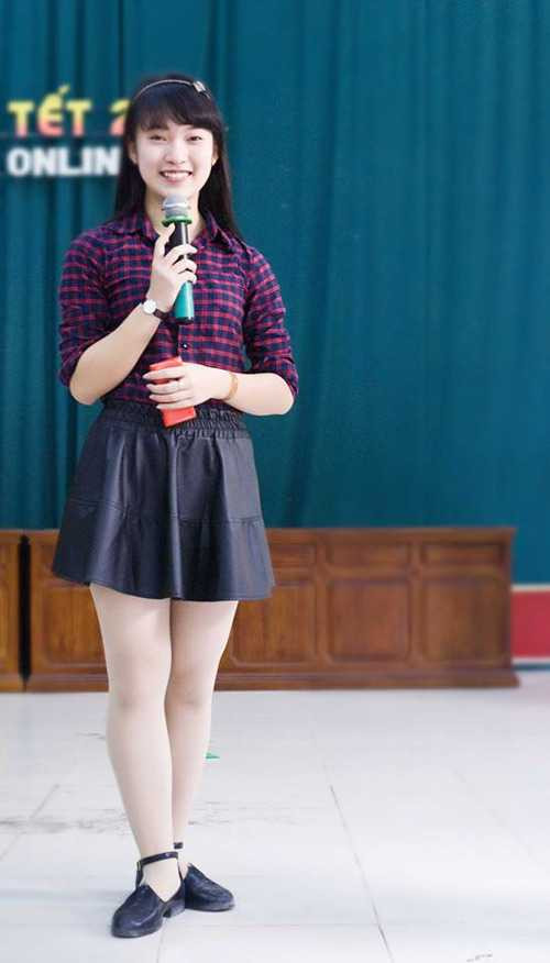 Hot girl "bắn liên thanh 7 thứ tiếng" có nhiều tài lẻ