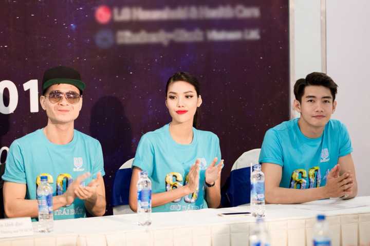 Vừa qua, Quang Đăng có mặt tại buổi công bố và Lễ ra quân Giờ Trái Đất 2016. Đồng hành cùng Quang Đăng là Hoa khôi Áo dài - Top 11 Miss World 2015 - Lan Khuê và ca sĩ Hà Okio. 