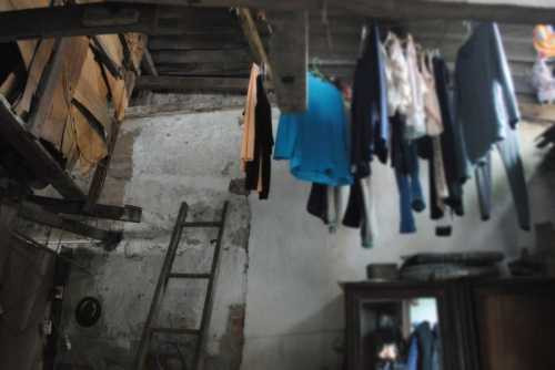 Hệ thống điện cũ kỹ, thiếu an toàn, luôn có nguy cơ xảy ra sự cố. (Ảnh: Thanh Hùng)