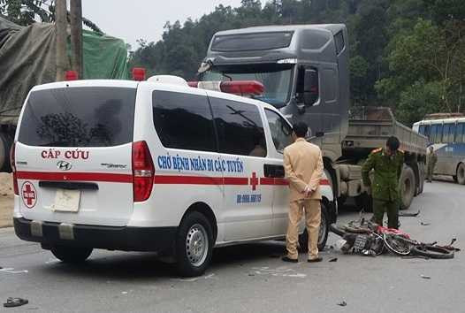 CSGT điều tra vụ tai nạn