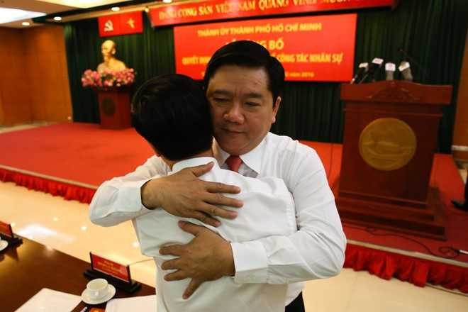 Bí thư Thăng và ông Võ Văn Thưởng, Trưởng Ban Tuyên giáo Trung ương, tại lễ công bố quyết định nhân sự của Bộ Chính trị ngày 5/2. Ảnh: Hải An.