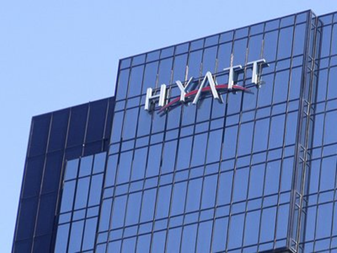 Tương tự Cargill, Tập đoàn khách sạn Hyatt nổi tiếng dùng tiền và quyền lực của các tỷ phú để chinh phạt toàn cầu. Họ sở hữu 10 tỷ phú 