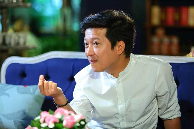 trường giang ôm hôn bạn diễn nữ