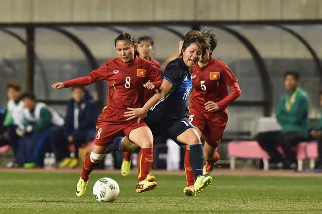 Tuyển nữ Việt Nam lần đầu 'phá tung' khung thành Nhật Bản