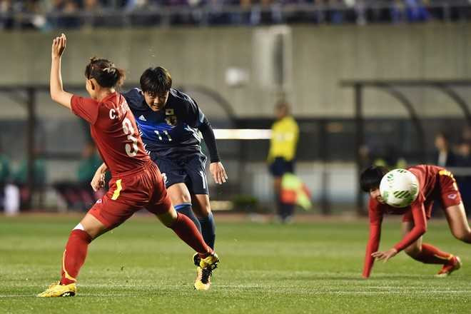 Tuyển nữ Việt Nam lần đầu 'phá tung' khung thành Nhật Bản