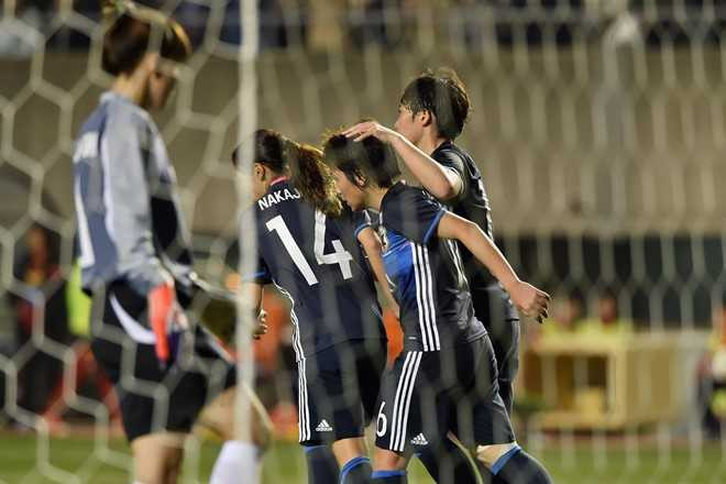 Tuyển nữ Việt Nam lần đầu 'phá tung' khung thành Nhật Bản