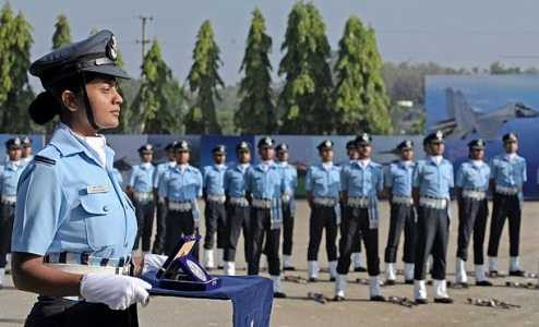 nữ phi công chiến đấu sẽ gia nhập lực lượng không quân Ấn Độ vào ngày 18/6 năm nay. 