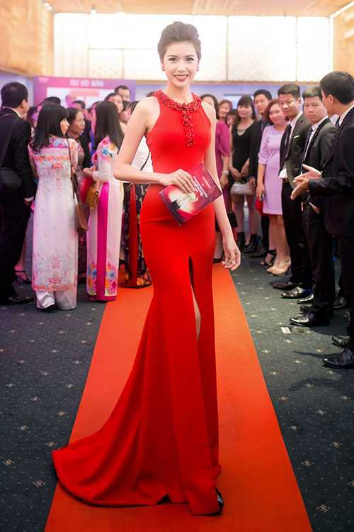 Trong chương trình, ngoài phần dẫn bằng tiếng Việt, để tạo không khí sinh động và thân mật cho chương trình, Thúy Vân cũng sử dụng một số câu giao tiếp bằng tiếng Nhật với các khán giả. Trong chương trình, ngoài phần dẫn bằng tiếng Việt, để tạo không khí sinh động và thân mật cho chương trình, Thúy Vân cũng sử dụng một số câu giao tiếp bằng tiếng Nhật với các khán giả.