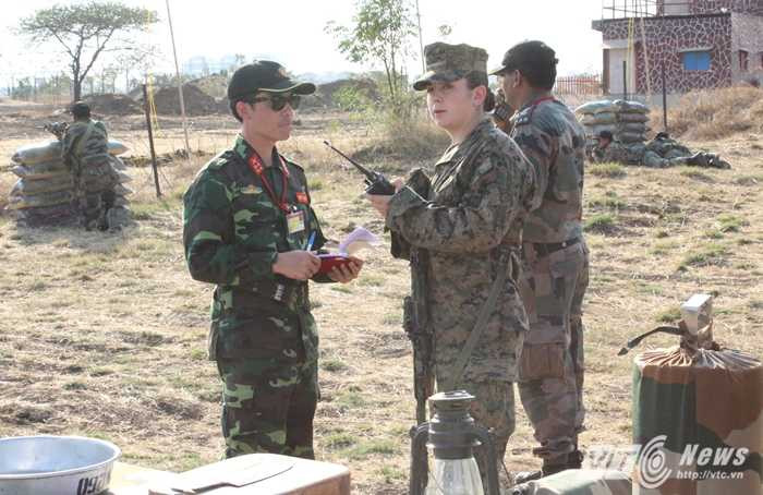 Chiến sỹ đoàn Việt Nam tham gia diễn tập