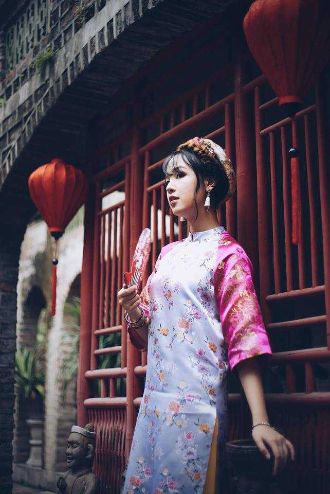 Thảo cho biết: “Mình sinh ra trong một gia đình có truyền thống về nghệ thuật, mình đặc biệt yêu thích nghệ thuật nói chung và âm nhạc nói riêng.