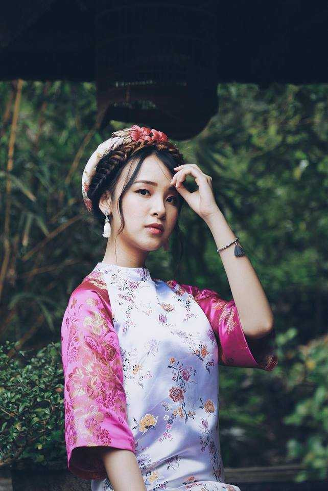 Ngoài sở thích chơi nhạc cụ, hiện tại mình đang là thành viên của câu lạc bộ nhảy hiện đại. Mình còn một sở thích nữa là đem lại sự bất ngờ cho bạn bè và người thân bằng những trò ảo thuật thú vị. Mình là một người khá sôi nổi và yêu thích tham gia các hoạt động”.