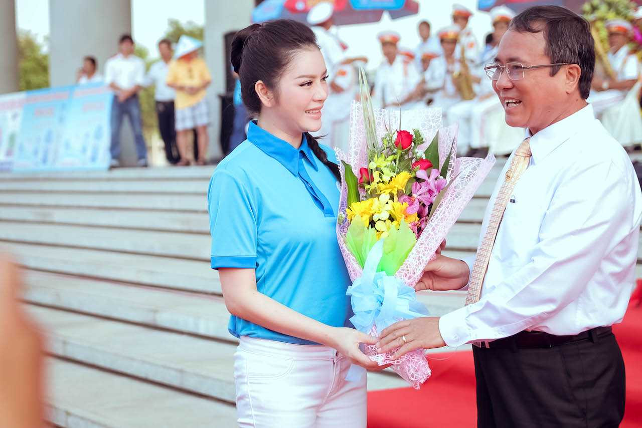 Tham dự Lễ khai mạc giải đấu còn có ông Trần Văn Nam – Uỷ viên Ban chấp hành Trương ương Đảng, Bí thư tỉnh uỷ Bình Dương, ông Trần Thanh Liêm- Phó bí thư tỉnh uỷ, Chủ tịch UBND tỉnh Bình Dương, ông Phạm Văn Huấn- Chủ tịch Liên đoàn xe đạp mô tô thể thao Việt Nam.