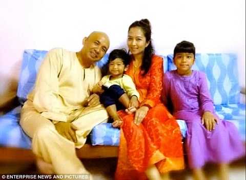 Faizah Ha-nun và chồng mình, cơ trưởng của MH370 