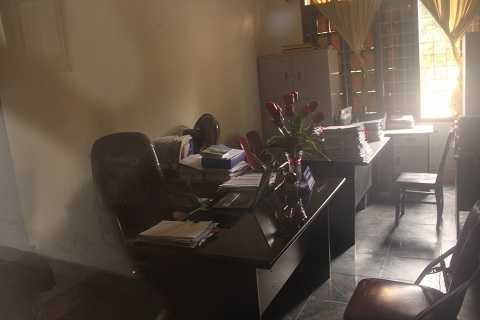 Bên trong một phòng làm việc của UBND TP Vinh, khi giờ làm việc vẫn còn Bên trong một phòng làm việc của UBND TP Vinh, khi giờ làm việc vẫn còn