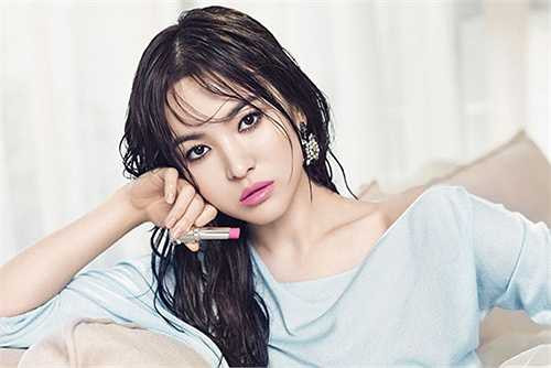 Sự chênh lệch tuổi tác với mỹ nam Song Joong Ki không hề làm bộ phim giảm nhiệt mà còn khiến các khán giả Hàn Quốc, Trung Quốc và Việt Nam phải 'điên đảo'.