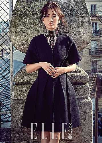 Không chỉ nổi tiếng ở Hàn Quốc mà Song Hye Kyo còn là nữ diễn viên được săn đón nhất ở Trung Quốc. 'Nữ hoàng rating' đã tham gia một số bộ phim điện ảnh hợp tác Hàn - Trung như: Thái Bình Luân, Tôi là nữ vương... 