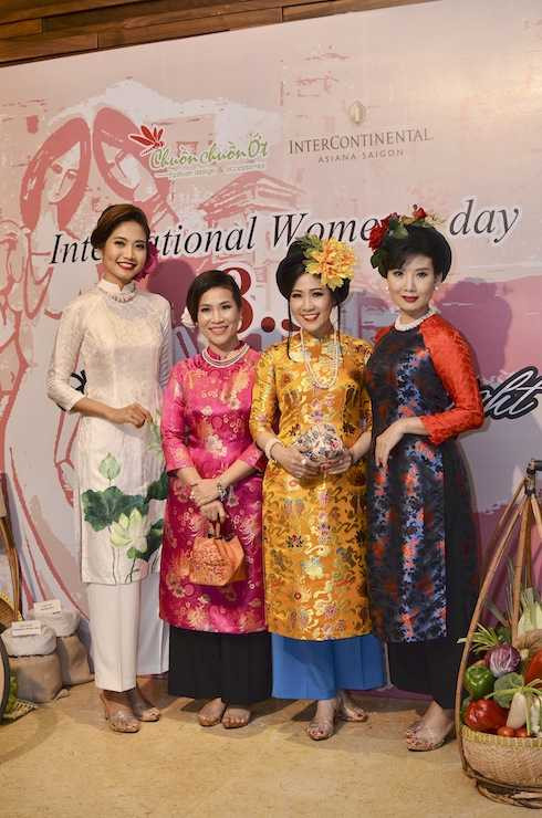 NSƯT Mỹ Uyên và Hoa hậu biển Ninh Hoàng Ngân.