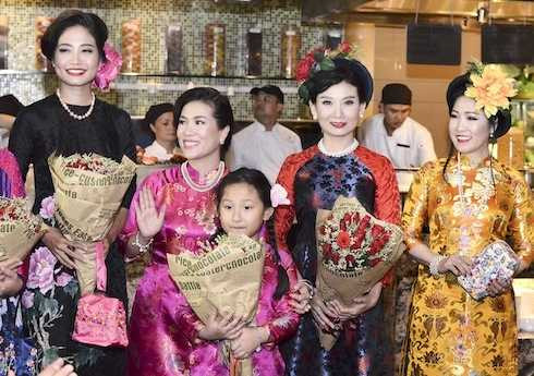 Các hot facebooker tham gia trình diễn.