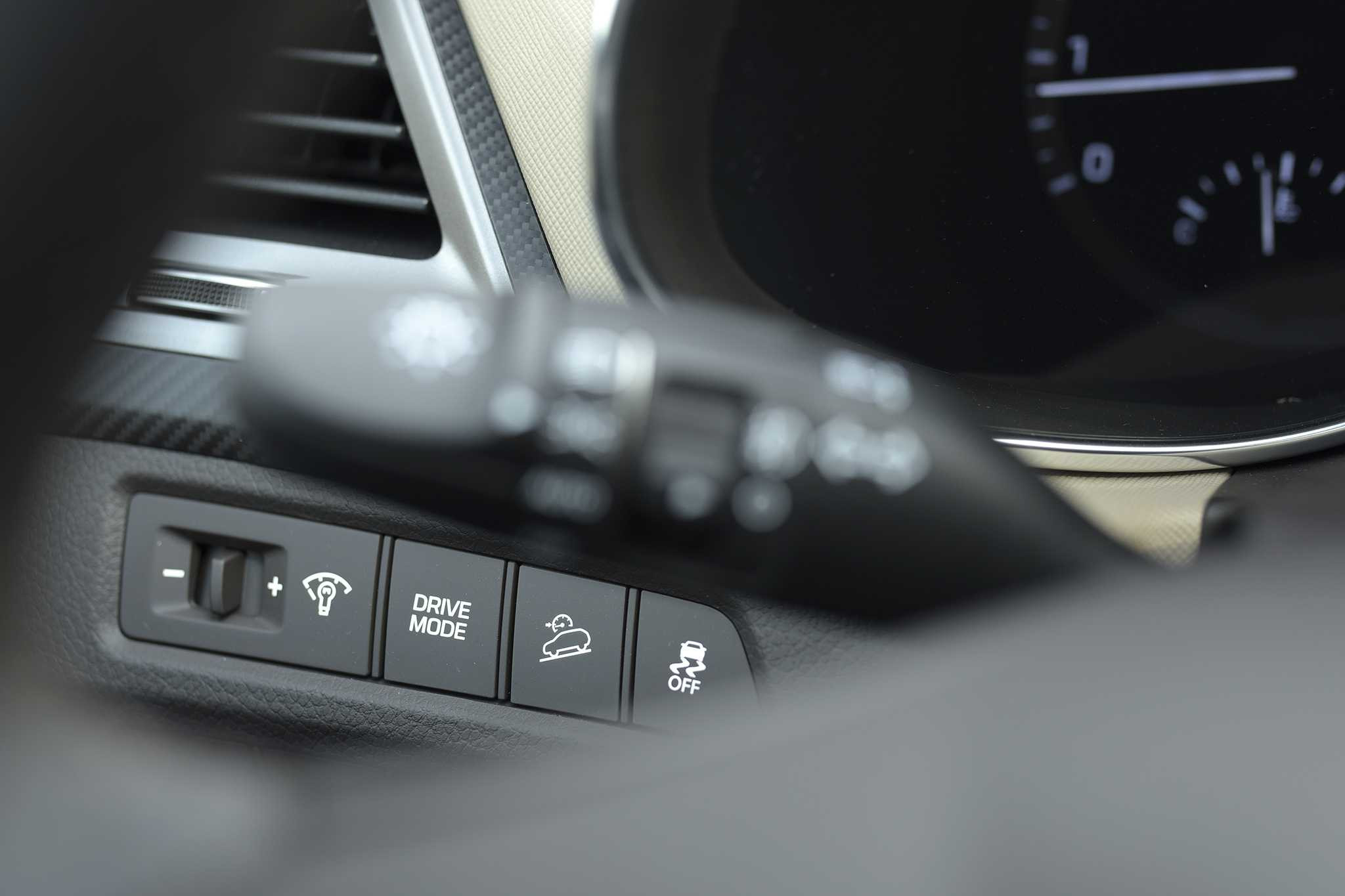 SantaFe 2016 chốt giá từ 1,1 tỷ đồng tại Việt Nam