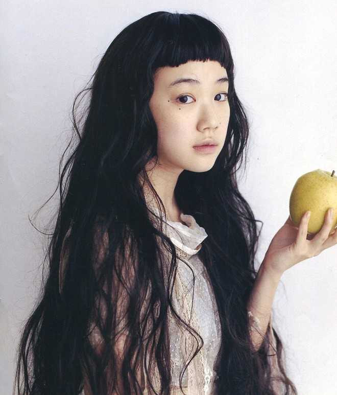 Bạn gái của mỹ nam Song Joong Ki - 'Hậu duệ mặt trời' là ai?