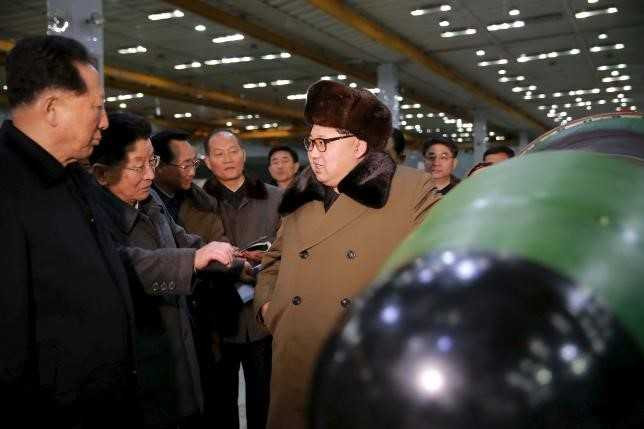 Ông Kim Jong Un gặp gỡ các nhà khoa học hạt nhân của Triều Tiên ngày 9/3