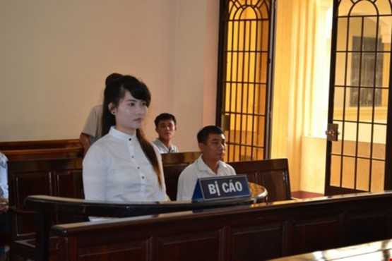 Bị cáo Mai Thị Huyền bị tòa tuyên phạt 13 năm tù về tội Lừa đảo chiếm đoạt tài sản. Ảnh: D.T